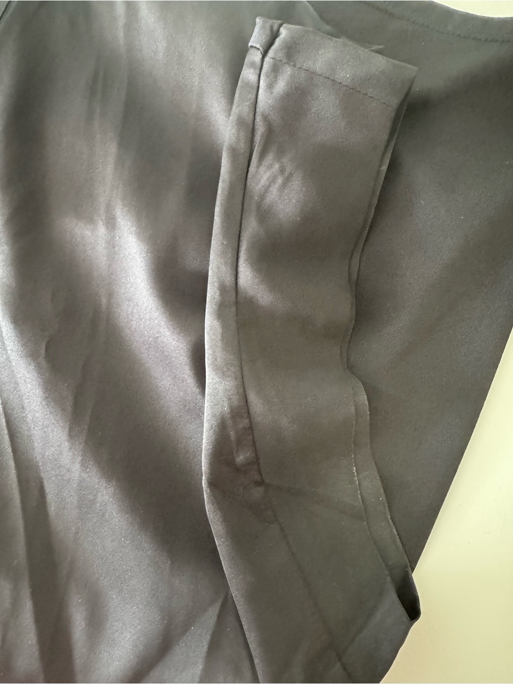Women's Black V-Neck Twist-Hem Blouse - Picture 5 of 6